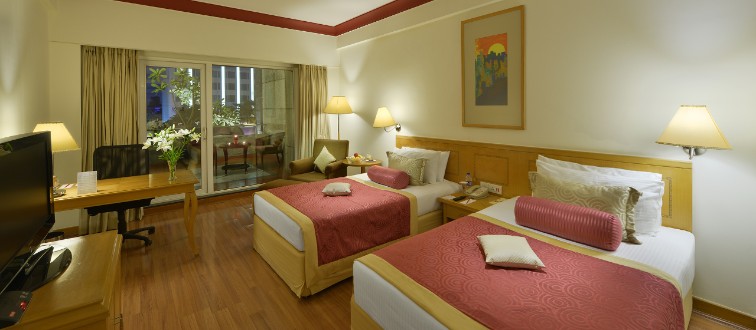 Deluxe Hotel Rooms with Twin Bed in Vadodara at Vivanta Vadodara