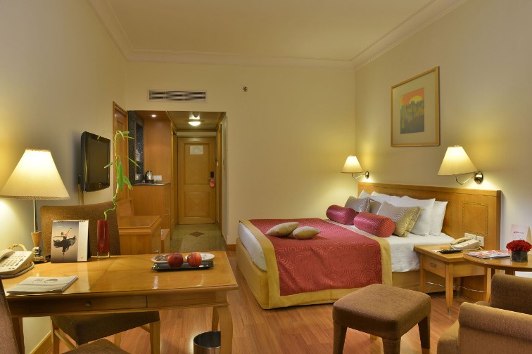 Superior Hotel Rooms in Vadodara at Vivanta Vadodara