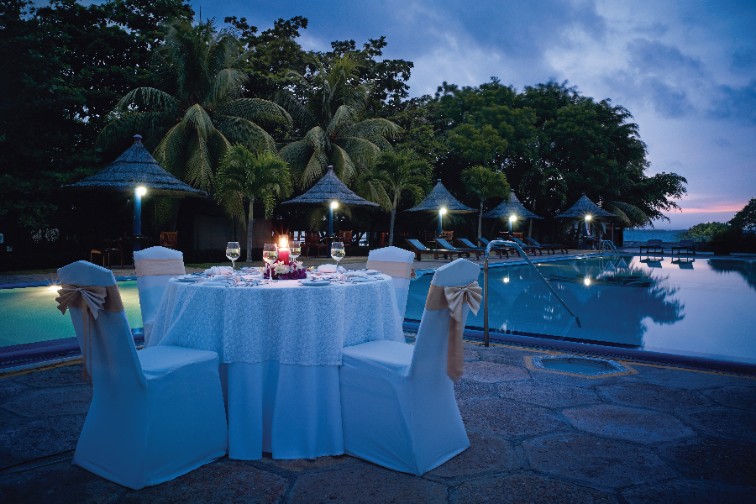Poolside Dining Date near Colombo Airport at Vivanta Colombo, Airport Garden
