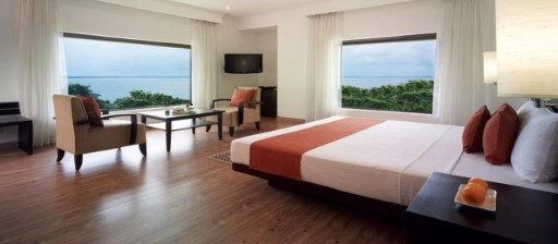 Deluxe Hotel Room at Vivanta Colombo, Airport Garden