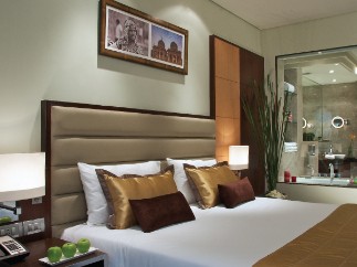 Deluxe Allure Suites with City View at Vivanta Hyderabad, Begumpet