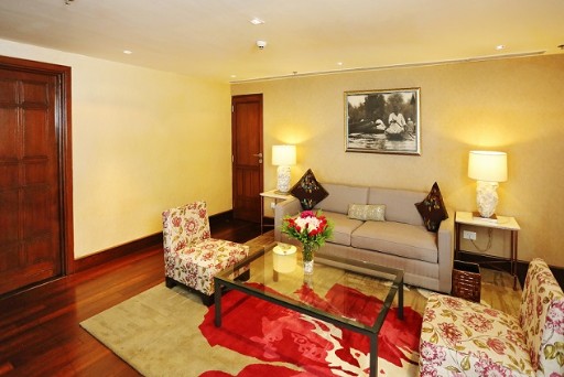 Luxury Living Room at Vivanta Dal View, Srinagar