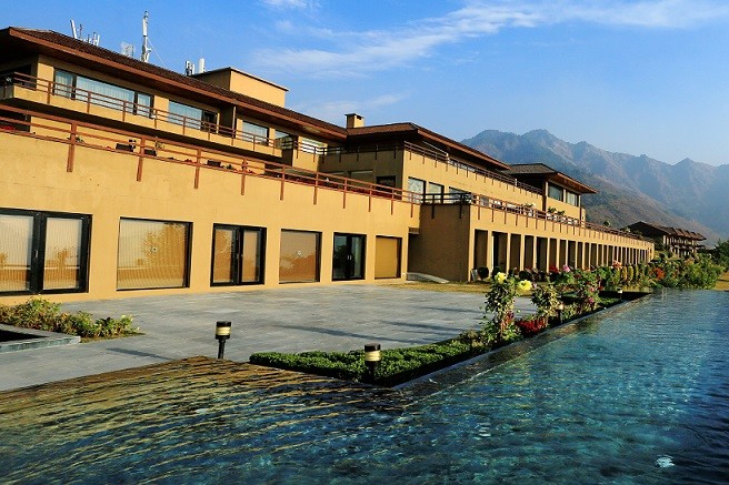 Upper Lawns - Meeting and Event Venue at Vivanta Dal View, Srinagar