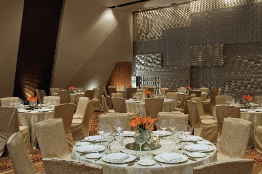 Reception Venues in Bangalore - Vivanta Bengaluru, Whitefield Reception Venues in Bangalore at Vivanta Bengaluru, Whitefield