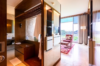 Deluxe Room With Garden View at Vivanta Bengaluru, Whitefield