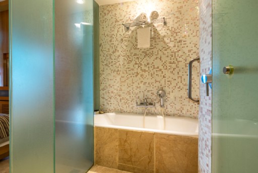 Deluxe Suite Bathroom at Vivanta Bengaluru, Whitefield
