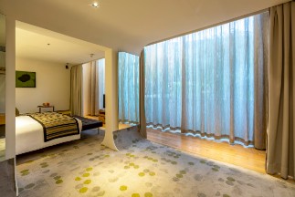 Vivanta Suite's Bedroom at Vivanta Bengaluru, Whitefield